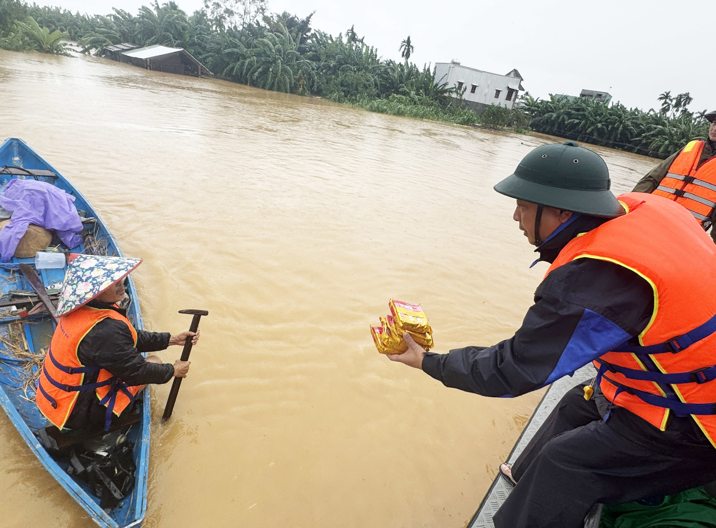 今日天气 30-10:北部迎来新冷空气,中部和南部大雨